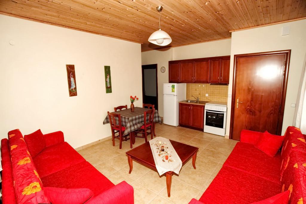 Mirtofiton Traditional Apartments Tsikrikonis מראה חיצוני תמונה